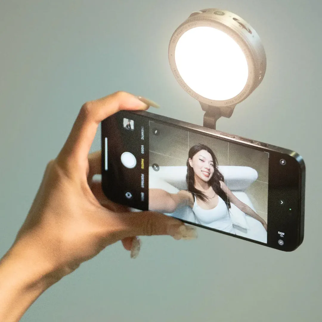 sol5_selfie_light_1_1080x